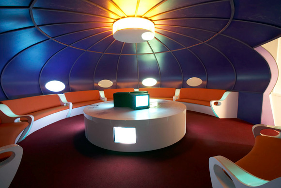 090221-spaceage-02