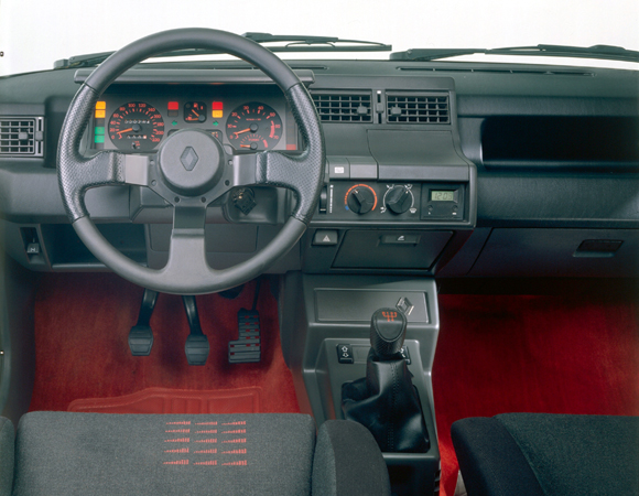 090311-renault-5gtturbo2