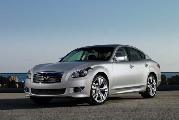 091204-infiniti_M_1
