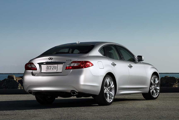 091204-infiniti_M_2