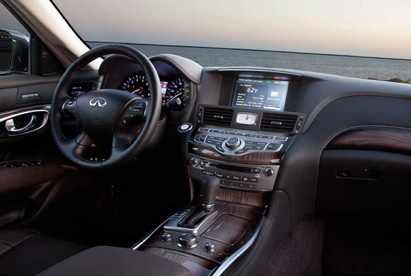 091204-infiniti_M_3