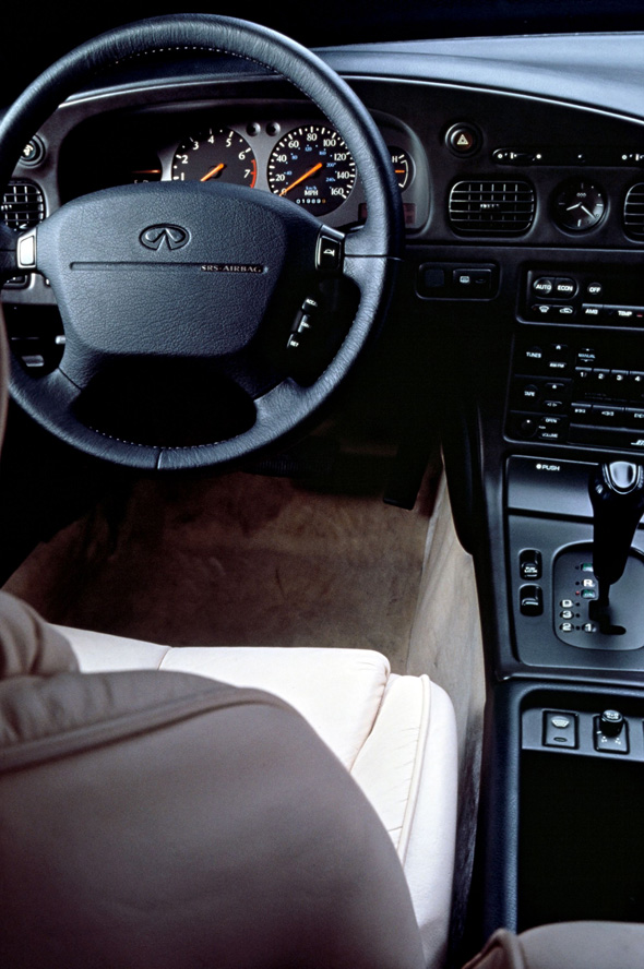 091204-infiniti_Q45_3