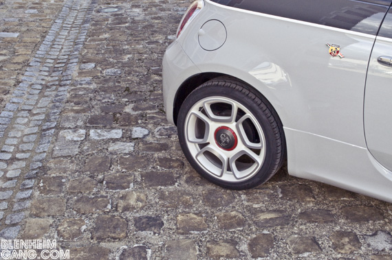 100913-Abarth_500C-1