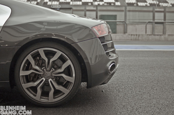 101205-Audi_R8-01