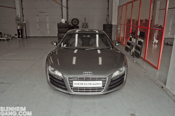 101205-Audi_R8-09
