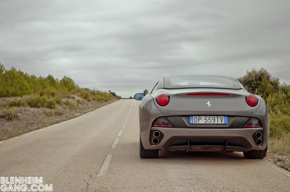101214-Ferrari_California-01