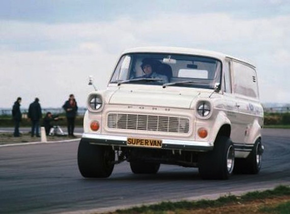 Ford Transit Supervan 1