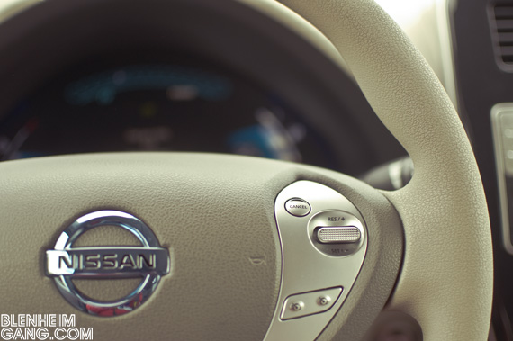 Nissan_Leaf-06