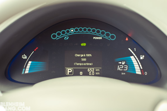Nissan_Leaf-08