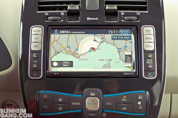 Nissan_Leaf-10