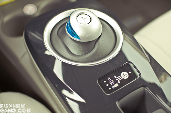 Nissan_Leaf-11