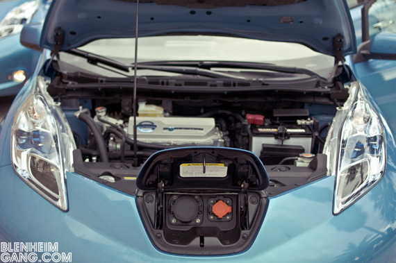 Nissan_Leaf-12