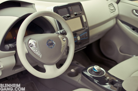 Nissan_Leaf-13