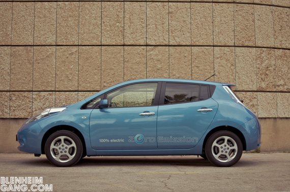 Nissan_Leaf-17
