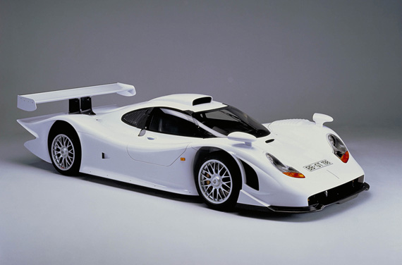 Porsche_911_GT1_98-1