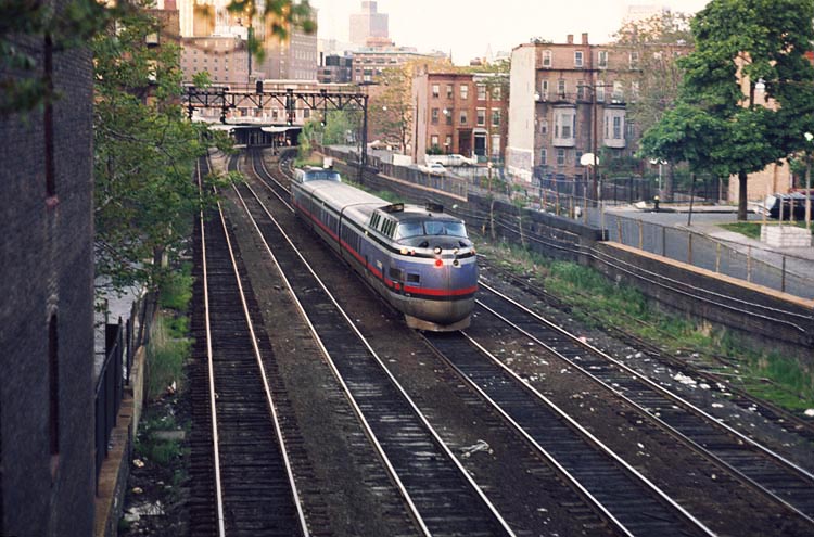 02_Turbotrain Penn Central Turbotrain