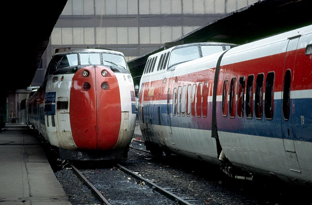 04_Turbotrain Amtrak Turbotrains (late livery)