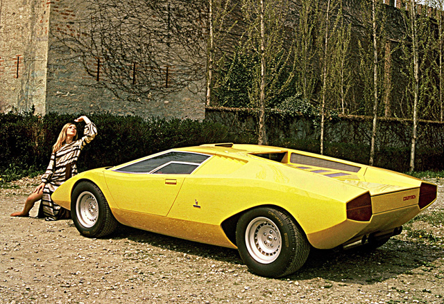 lamborghini-countach-lp500-2