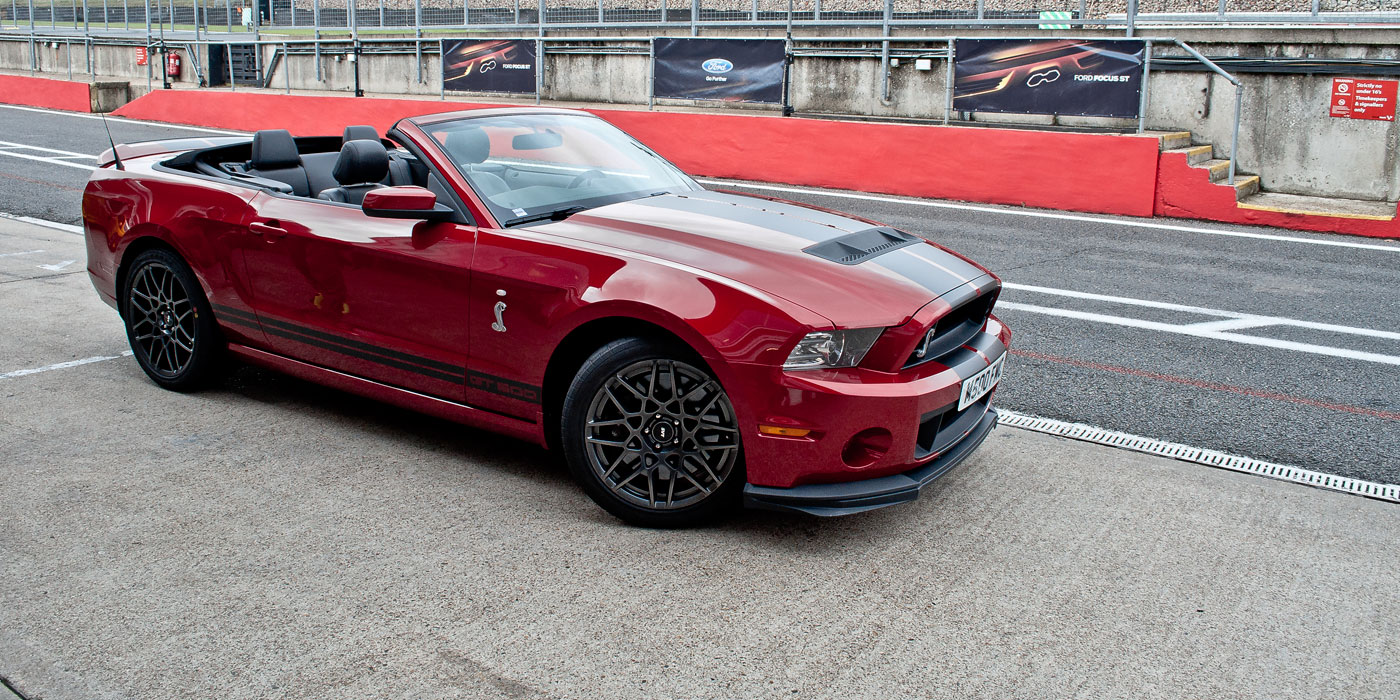 FORD MUSTANG SHELBY GT500