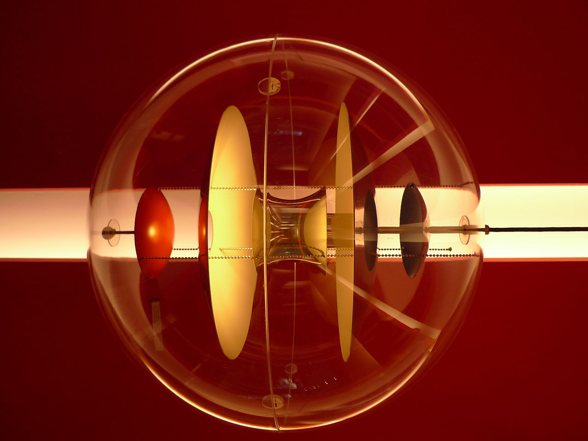 Verner-Panton-Globe-Lamp