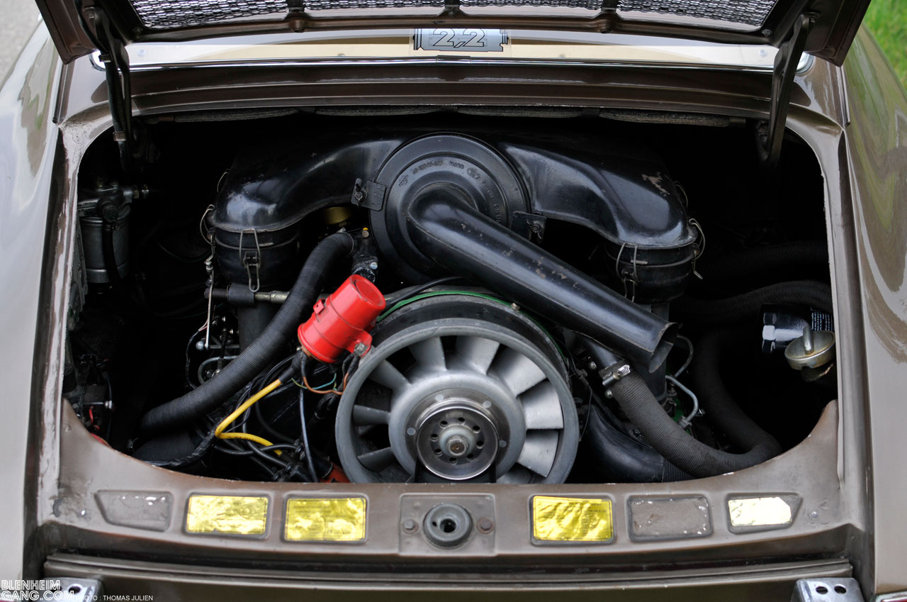 Porsche-911-22E-4