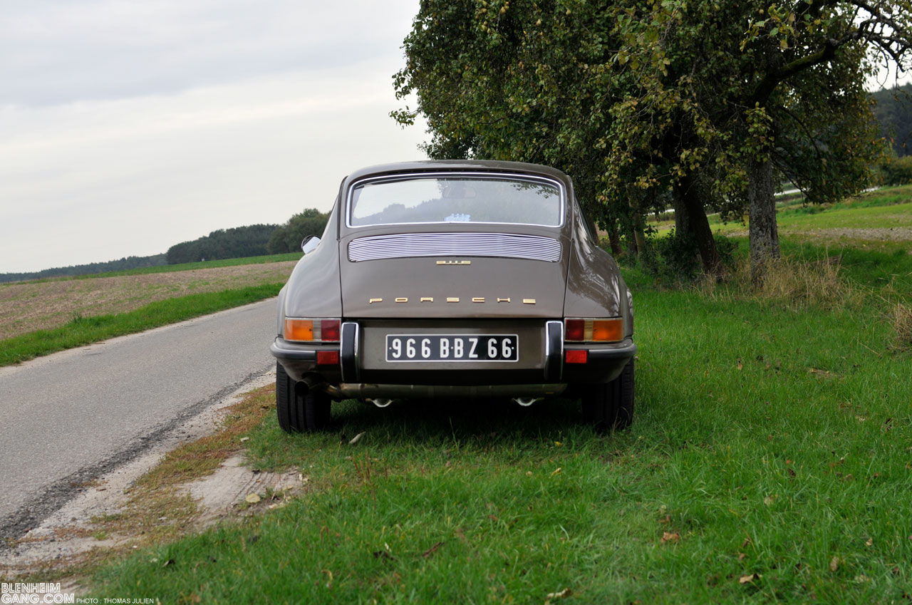 Porsche-911-22E-7