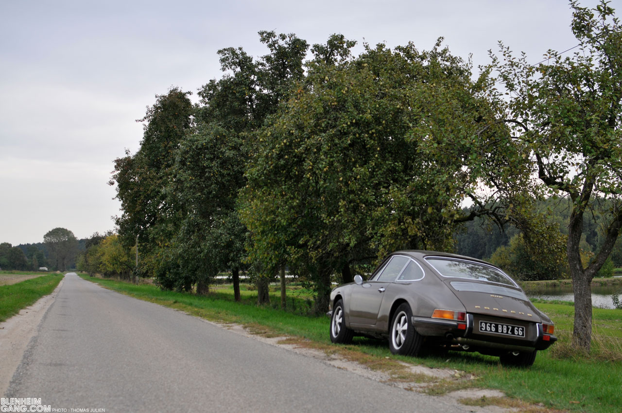 Porsche-911-22E-8