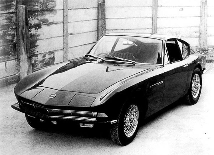     La Nissan 2000GT / Yamaha A550X : un projet antérieur au style initié par von Goertz.