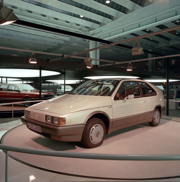 volkswagen-auto-2000-102