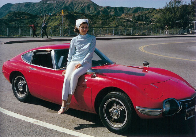 Toyota_2000GT-6