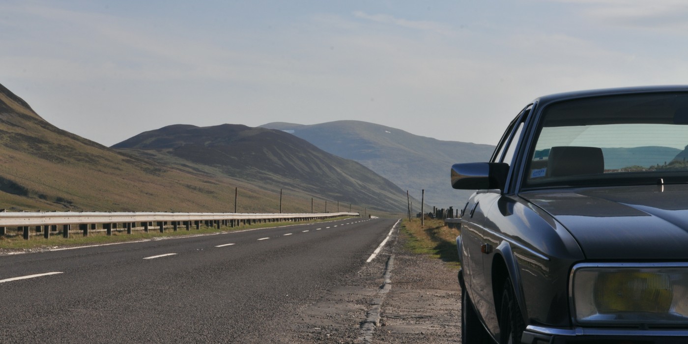 L’ECOSSE EN JAGUAR XJ40 #1