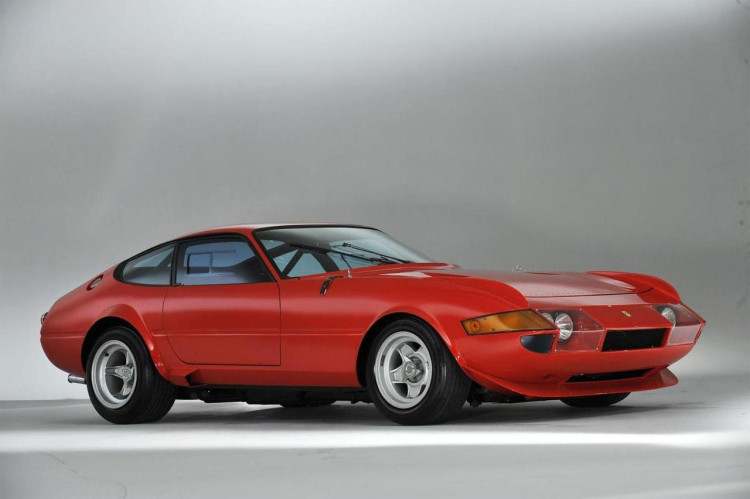 Ferrari-365-GTB4-Berlinetta-Competizione