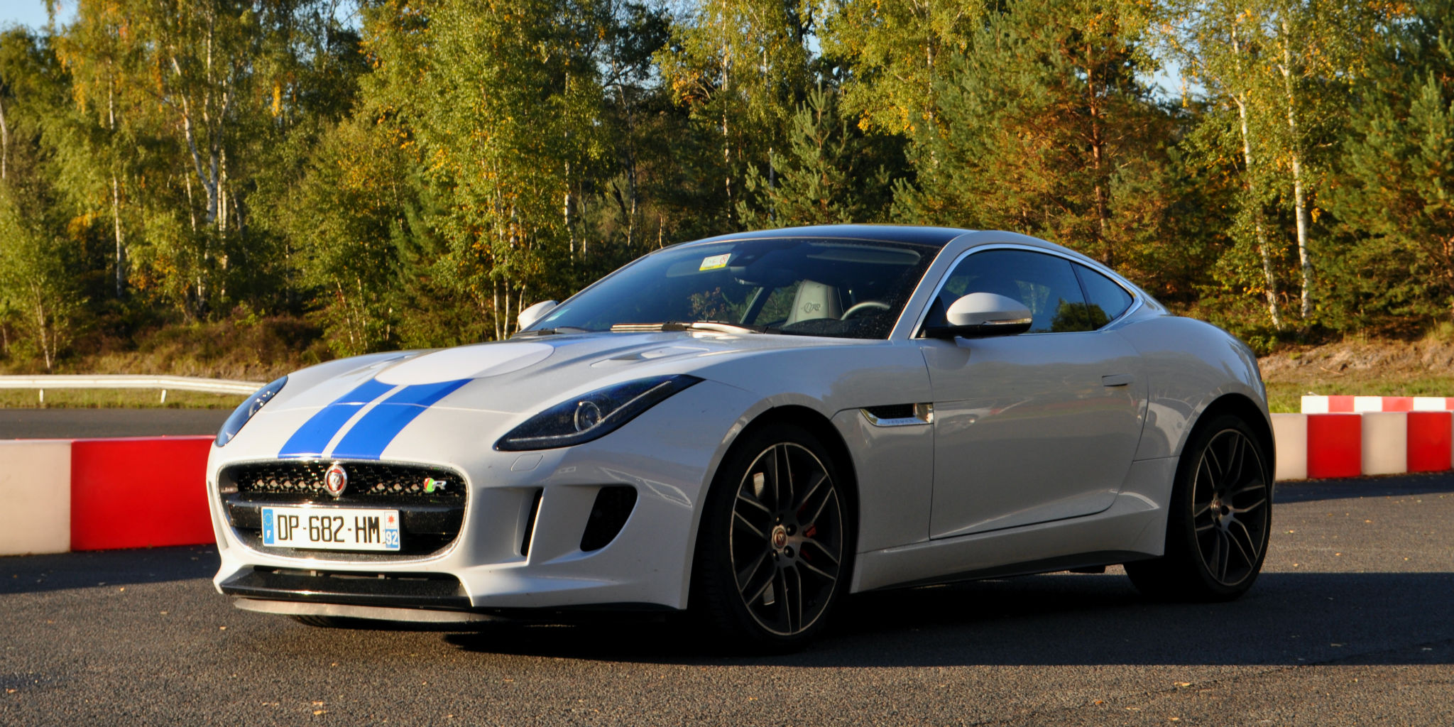 MORTEFONTAINE EN JAGUAR F-TYPE